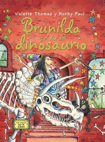 BRUJA BRUNILDA Y EL DÍA DEL DINOSAURIO | 9788498016819 | THOMAS, VALERIE/PAUL, KORKY | Llibreria L'Altell - Llibreria Online de Banyoles | Comprar llibres en català i castellà online - Llibreria de Girona