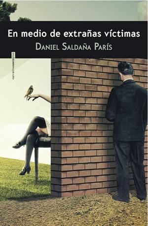 EN MEDIO DE EXTRAÑAS VÍCTIMAS | 9788415601579 | SALDAÑA PARÍS, DANIEL  | Llibreria Online de Banyoles | Comprar llibres en català i castellà online