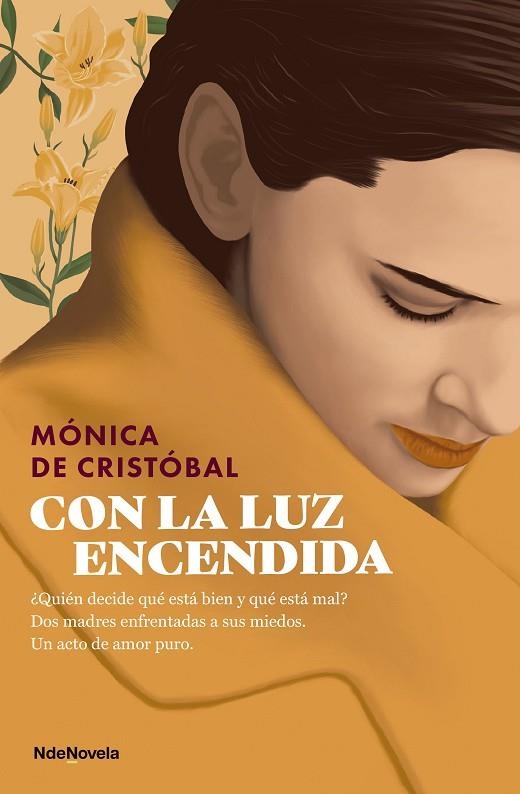 CON LA LUZ ENCENDIDA | 9788410140141 | CRISTÓBAL, MÓNICA DE | Llibreria L'Altell - Llibreria Online de Banyoles | Comprar llibres en català i castellà online - Llibreria de Girona