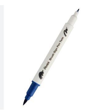 RETOLADOR CAL·LIGRÀFIC DOBLE PUNTA DE PINZELL PENTEL BLAU FOSC | 4711577072043 | Llibreria Online de Banyoles | Comprar llibres en català i castellà online
