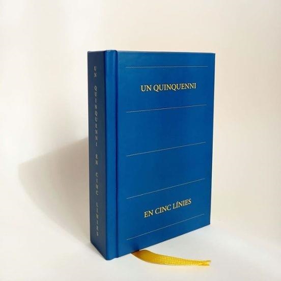 UN QUINQUENNI EN CINC LÍNIES | 9788412453966 | VARIOS AUTORES | Llibreria L'Altell - Llibreria Online de Banyoles | Comprar llibres en català i castellà online - Llibreria de Girona