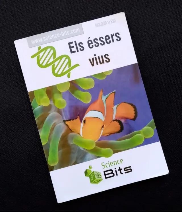 ELS ÉSSERS VIUS | 9788494229336 | SCIENCE BITS | Llibreria L'Altell - Llibreria Online de Banyoles | Comprar llibres en català i castellà online - Llibreria de Girona